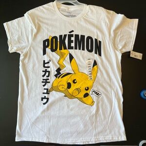 NWT Pokémon Pikachu T-Shirt Large